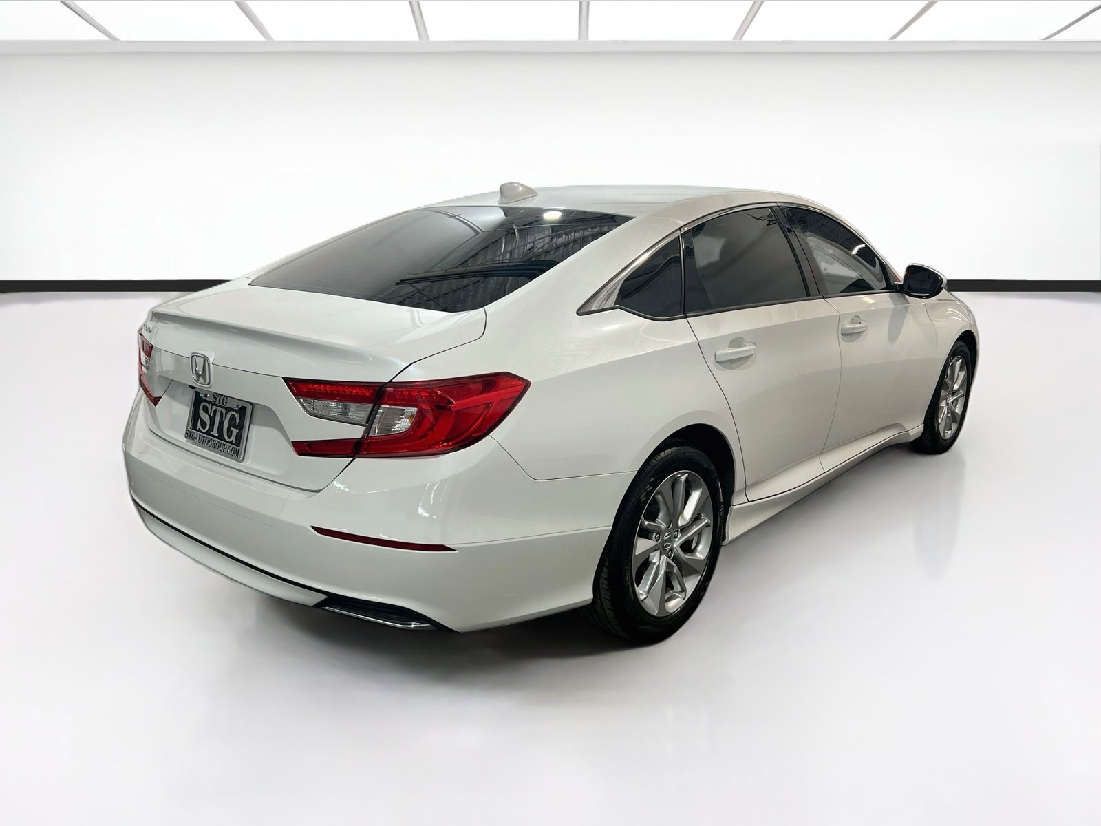 Used 2018 Honda Accord LX image 4