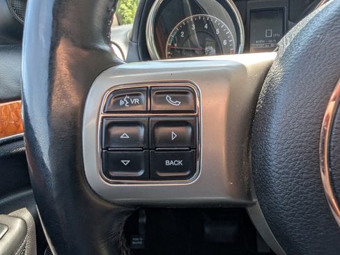 Used 2012 Jeep Grand Cherokee Overland AWD/4WD image 27