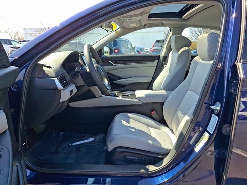 Used 2018 Honda Accord EX image 13