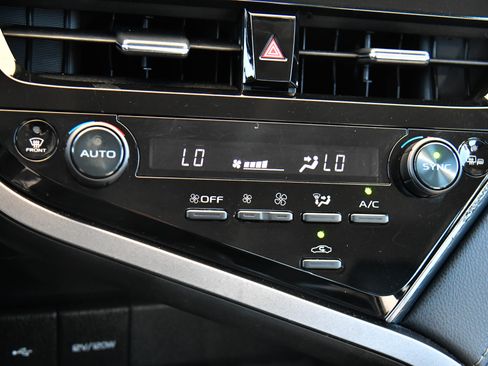Used 2023 Toyota Camry SE FWD image 22