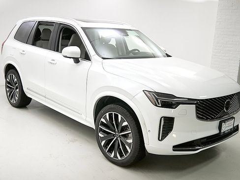 New 2026 Volvo XC90 T8 Ultra w/ Protection Package image 4