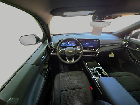 New 2026 Chevrolet Equinox LT w/ Safety and Technology Package AWD/4WD image 12