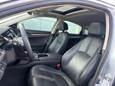 Used 2020 Honda Civic Touring image 10