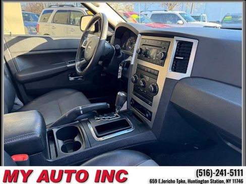 Used 2009 Jeep Grand Cherokee Laredo image 25