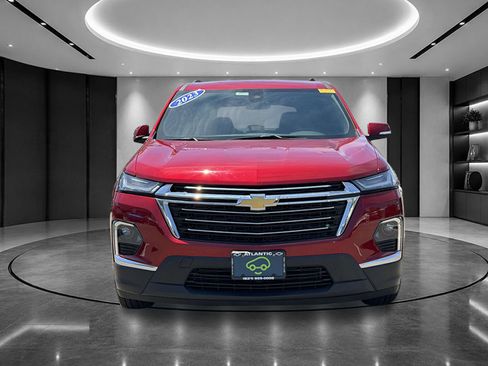 Used 2023 Chevrolet Traverse LT FWD image 2