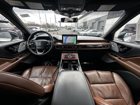 Certified 2023 Lincoln Aviator Reserve w/ Equipment Group 201A image 16