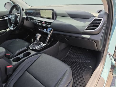 Certified 2026 Kia Seltos EX w/ EX Sunroof Package FWD image 21