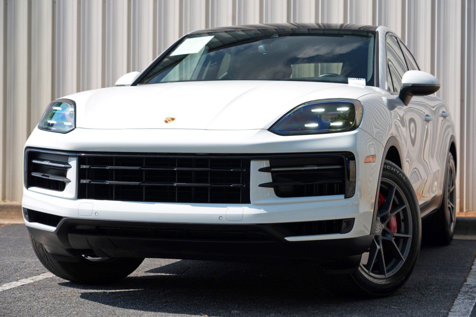 Used 2024 Porsche Cayenne S AWD/4WD image 3