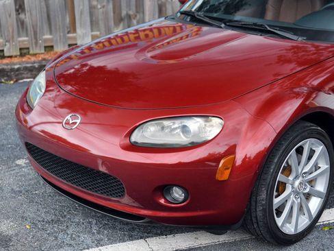 Used 2006 MAZDA MX-5 Miata Grand Touring w/ Premium Pkg RWD image 4