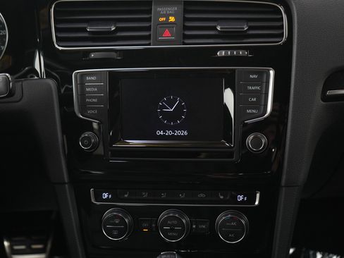 Used 2015 Volkswagen Golf R 4-Door image 15