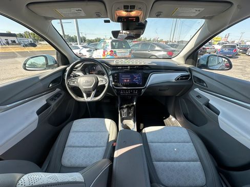 Used 2022 Chevrolet Bolt EUV Premier w/ Sun & Sound Package FWD image 11