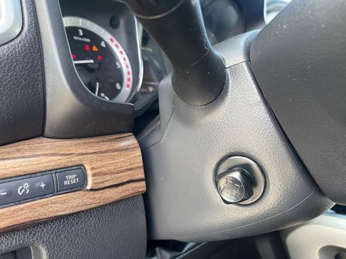 Used 2016 Nissan Titan SL image 34