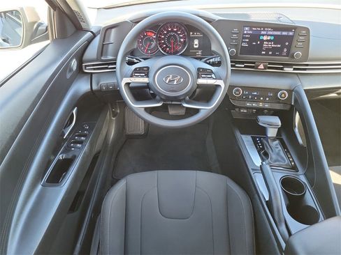 Certified 2023 Hyundai Elantra SEL image 15