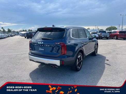 Used 2024 Kia Telluride S FWD image 5