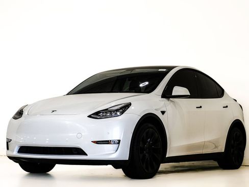 Used 2021 Tesla Model Y Long Range AWD/4WD image 3