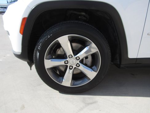 Used 2021 Jeep Grand Cherokee L Limited image 4