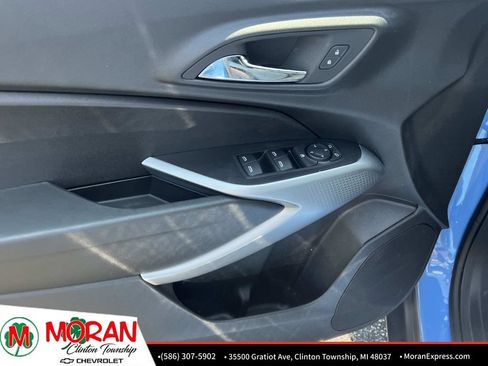 Certified 2024 Chevrolet Trax RS w/ Sunroof Package FWD image 16