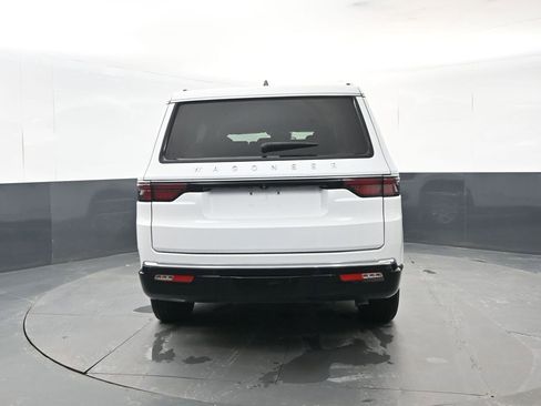 Used 2024 Jeep Wagoneer 4WD w/ Convenience Group I image 4