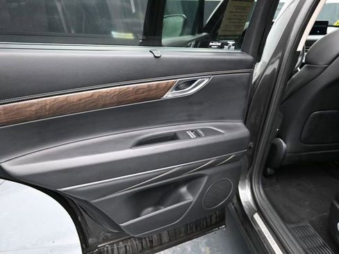 Used 2024 Genesis GV80 2.5T image 41