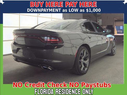 Used 2019 Dodge Charger SXT w/ Plus Group RWD image 4