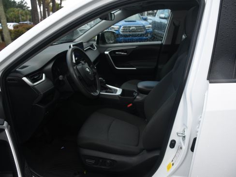 Used 2024 Toyota RAV4 XLE w/ Convenience Package FWD image 8