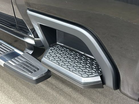 Used 2025 GMC Sierra 3500 Denali image 20