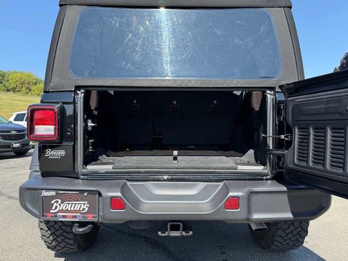 Used 2024 Jeep Wrangler Willys image 11
