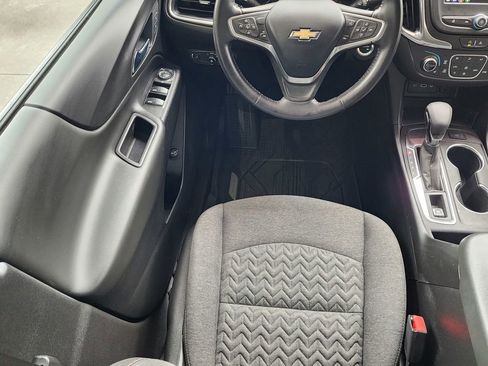 Used 2022 Chevrolet Equinox LT FWD image 11