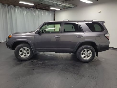 Used 2018 Toyota 4Runner SR5 image 5