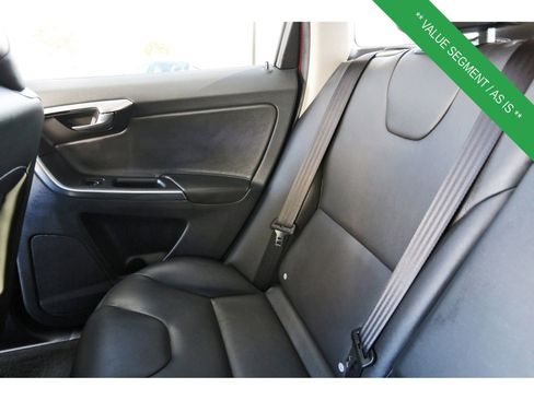 Used 2016 Volvo XC60 T5 Platinum image 14