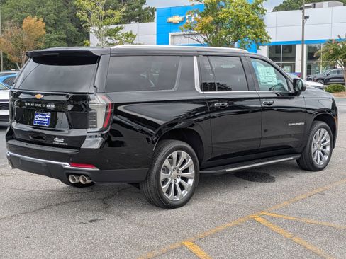 New 2025 Chevrolet Suburban Premier image 4