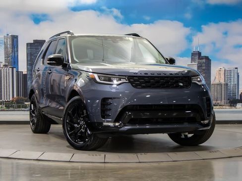 Certified 2025 Land Rover Discovery Dynamic SE image 2