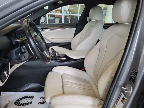 Used 2022 BMW 530i xDrive w/ Convenience Package image 14