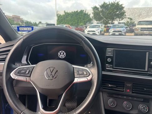 Used 2022 Volkswagen Jetta Sport image 10