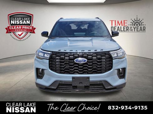 Used 2025 Ford Explorer ST-Line w/ Premium Package RWD image 2