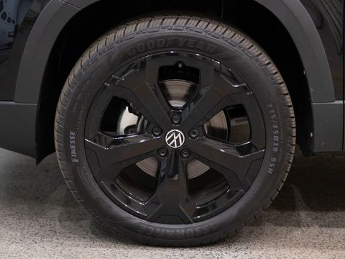 New 2026 Volkswagen Taos SEL AWD/4WD image 7