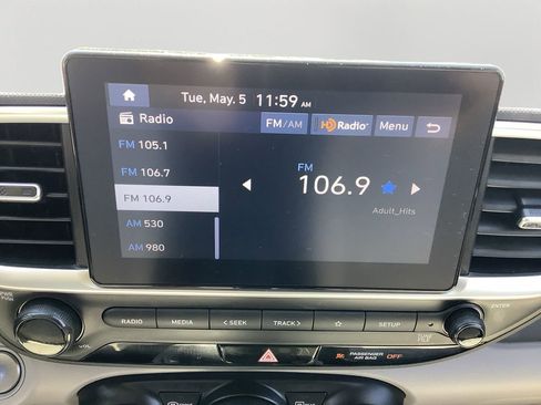 Used 2025 Hyundai Venue SEL FWD image 18