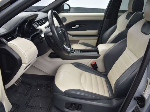 Used 2019 Land Rover Range Rover Evoque HSE Dynamic image 9