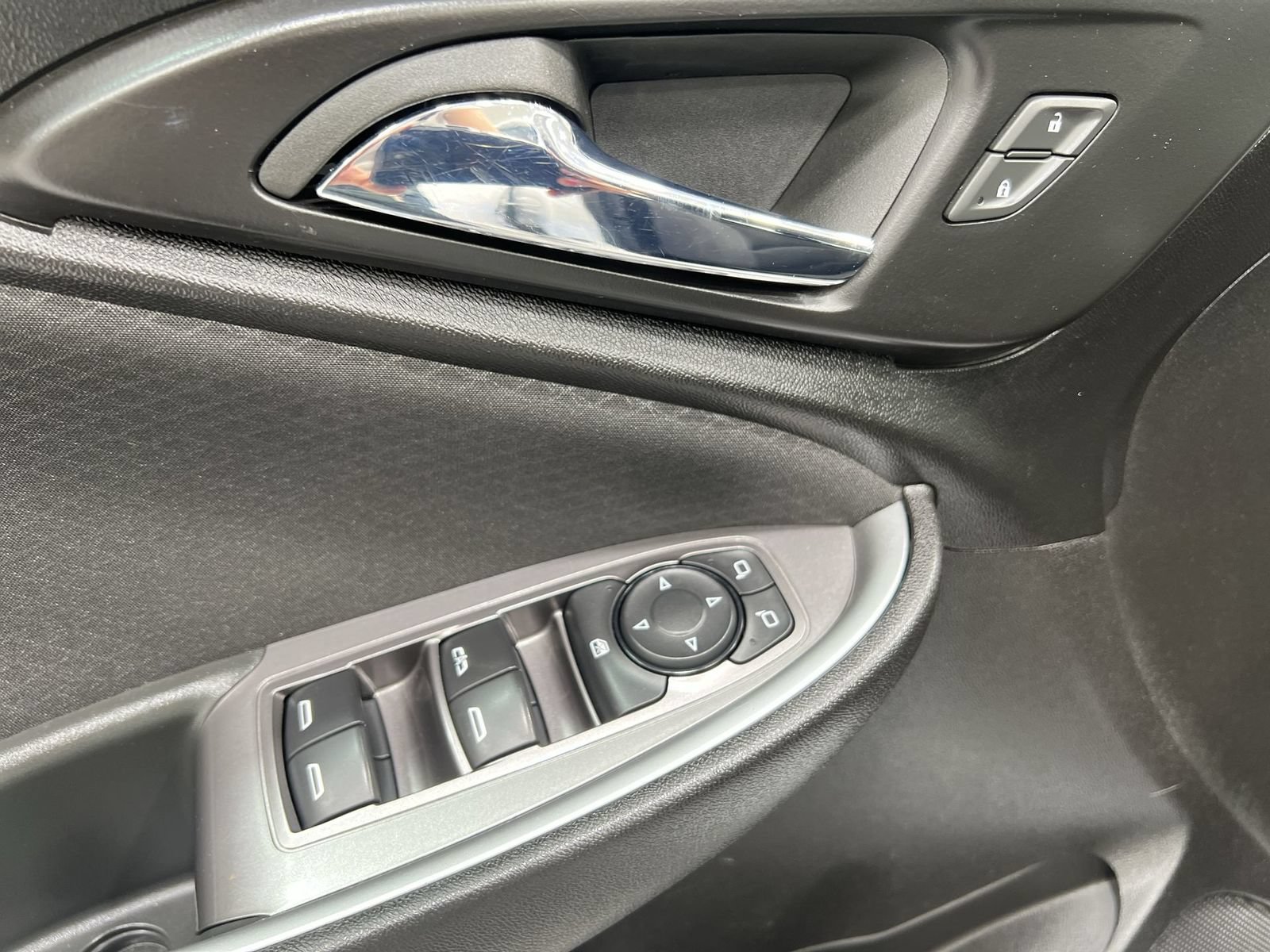 Used 2024 Chevrolet Malibu LT FWD image 13