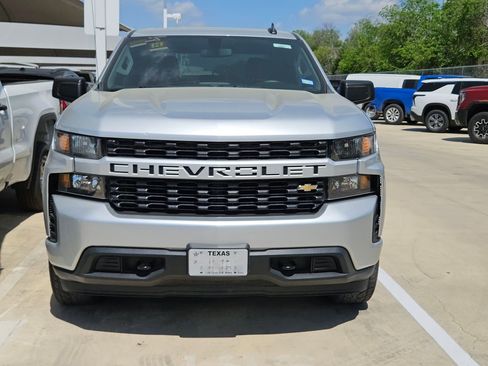 Used 2020 Chevrolet Silverado 1500 Custom w/ Custom Value Package image 7