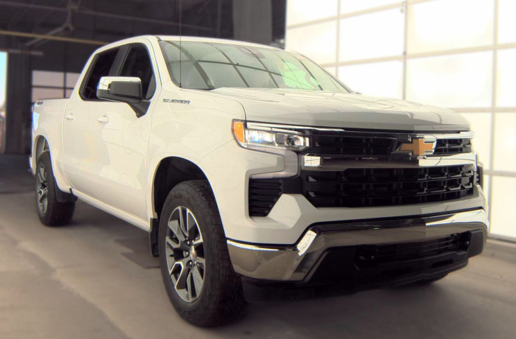 Used 2024 Chevrolet Silverado 1500 LT AWD/4WD image 1