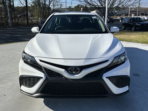 Certified 2024 Toyota Camry SE image 3