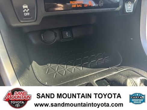 Used 2021 Toyota RAV4 XLE image 19