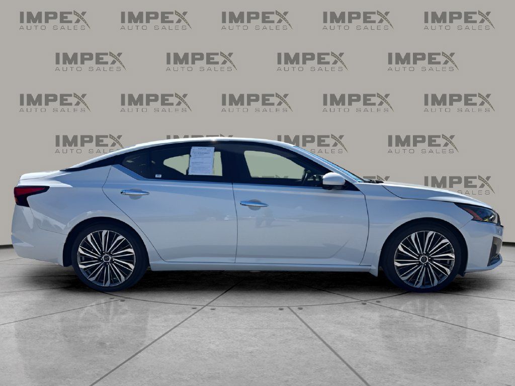 Used 2024 Nissan Altima 2.5 SL FWD image 6