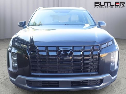 Used 2023 Hyundai Palisade Limited w/ Cargo Package image 2