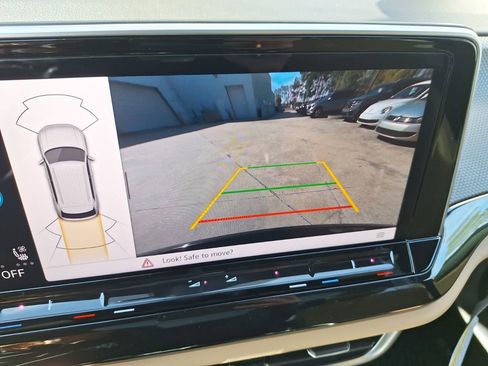 New 2026 Volkswagen Atlas Cross Sport SEL R-Line image 15