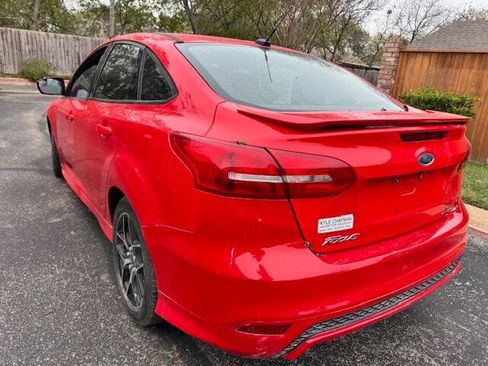 Used 2015 Ford Focus SE w/ SE Sport Package image 39