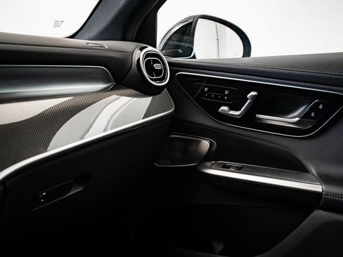 Used 2024 Mercedes-Benz GLC 300 4MATIC w/ AMG Line image 42