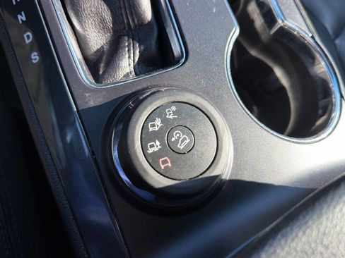 Used 2016 Ford Explorer XLT w/ Equipment Group 202A image 37