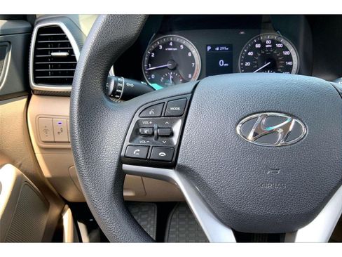 Used 2020 Hyundai Tucson Value AWD/4WD image 16